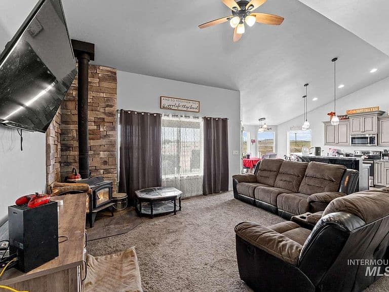 523 N 250 E photo 2