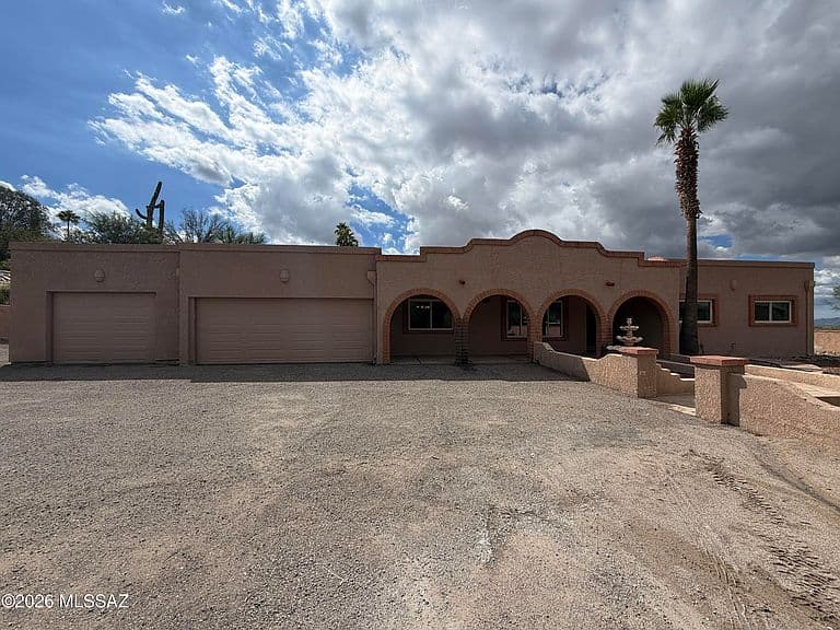 5611 N Placita Arizpe photo 1