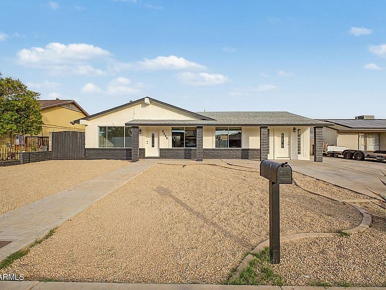 7809 W MONTEREY Way photo 1