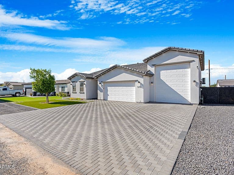 5742 E RED BIRD Lane E photo 3