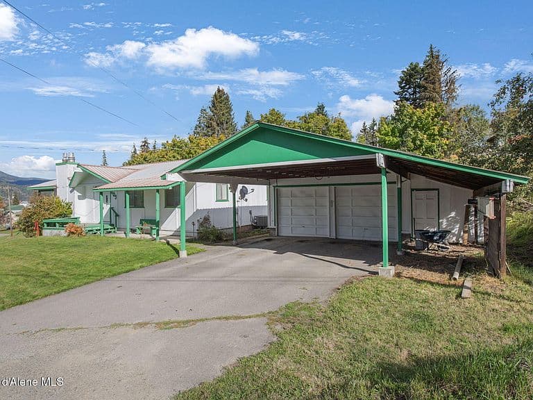 609 Lilac Ln photo 2