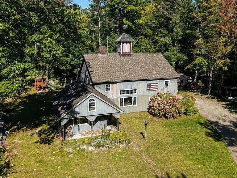 35 Quaker Lane photo 1