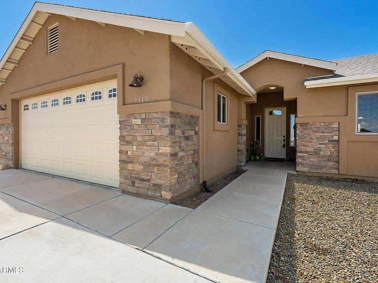 7315 E GUMTREE Lane photo 3
