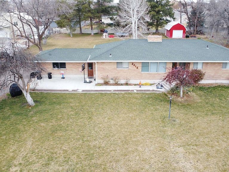 2616 Burton Ave photo 1