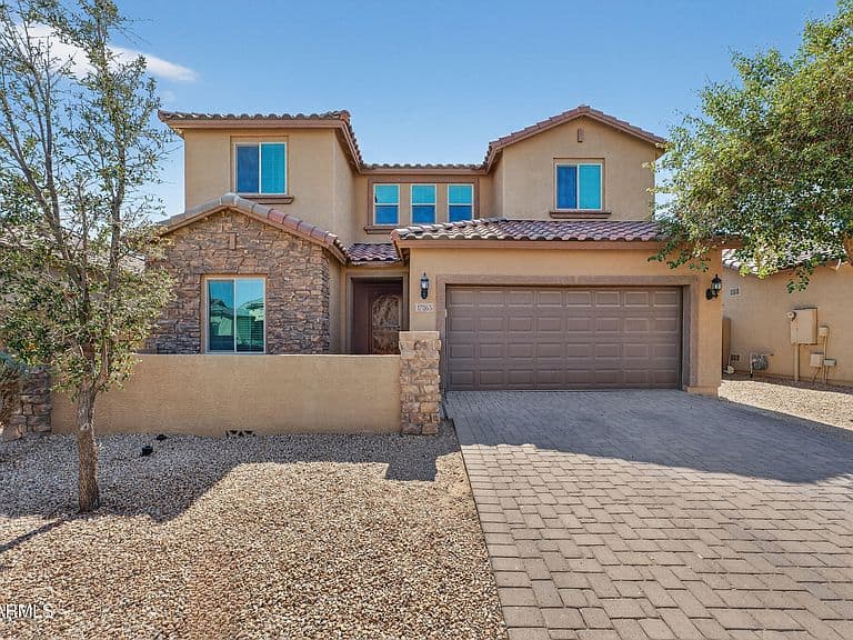 17865 W SHERMAN Street photo 3