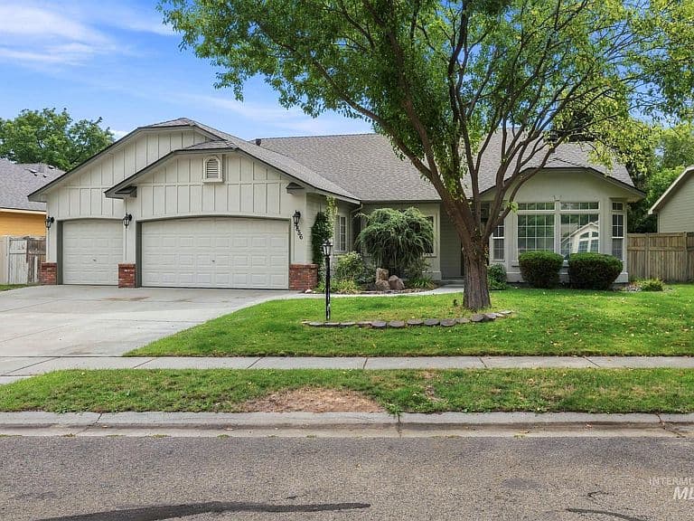 5856 N Brooklet Pl photo 1