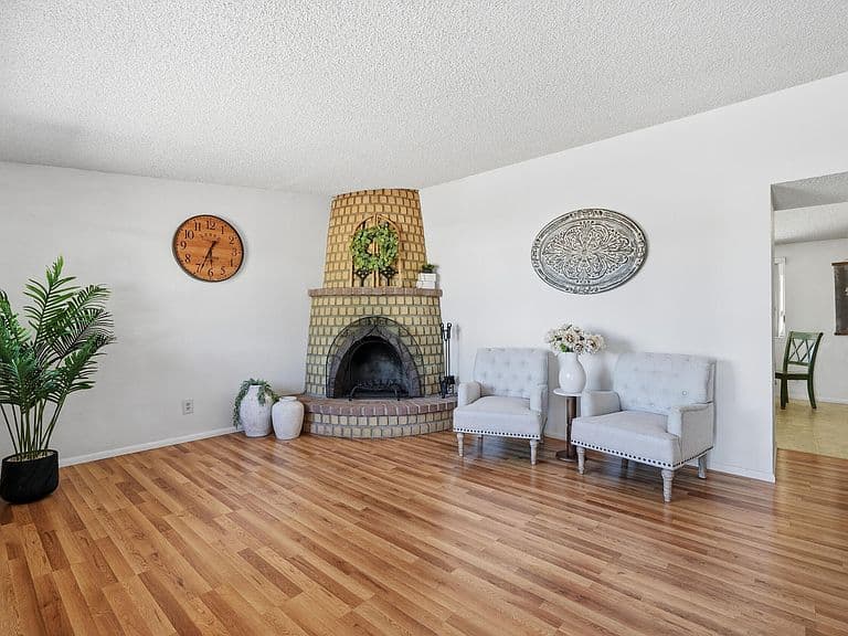 5108 E RAFFAELE Drive photo 2