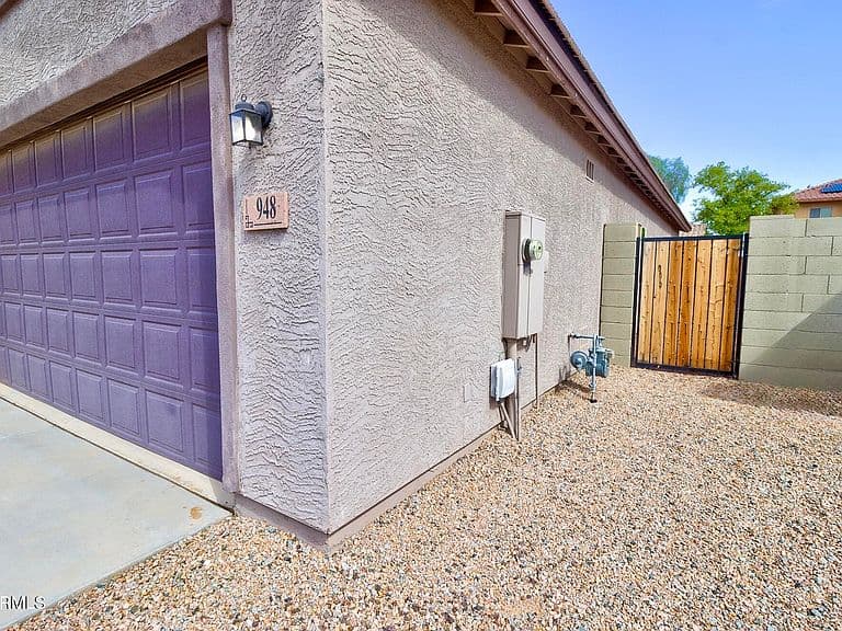 948 E WILEY Way photo 4