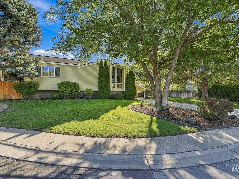 7836 W Hummel Dr photo 3