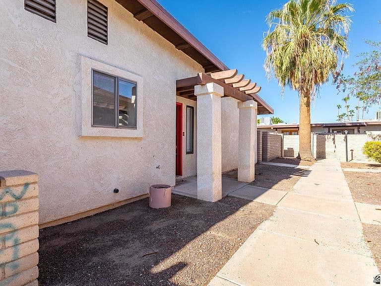1465 E Laguna Pl photo 2