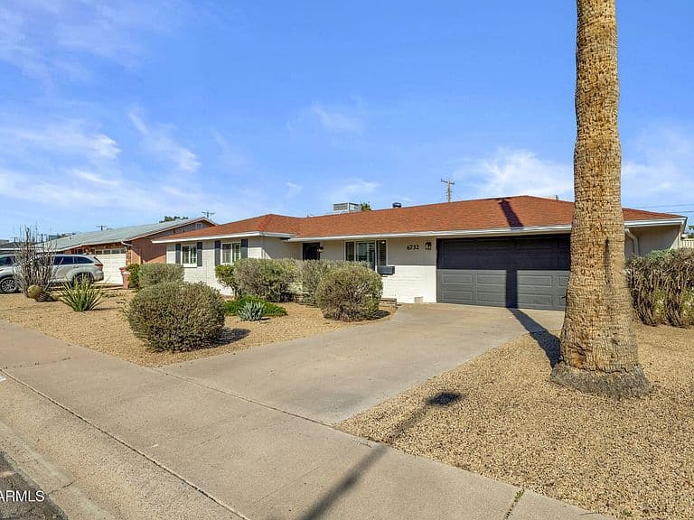 6732 E SHERIDAN Street photo 4