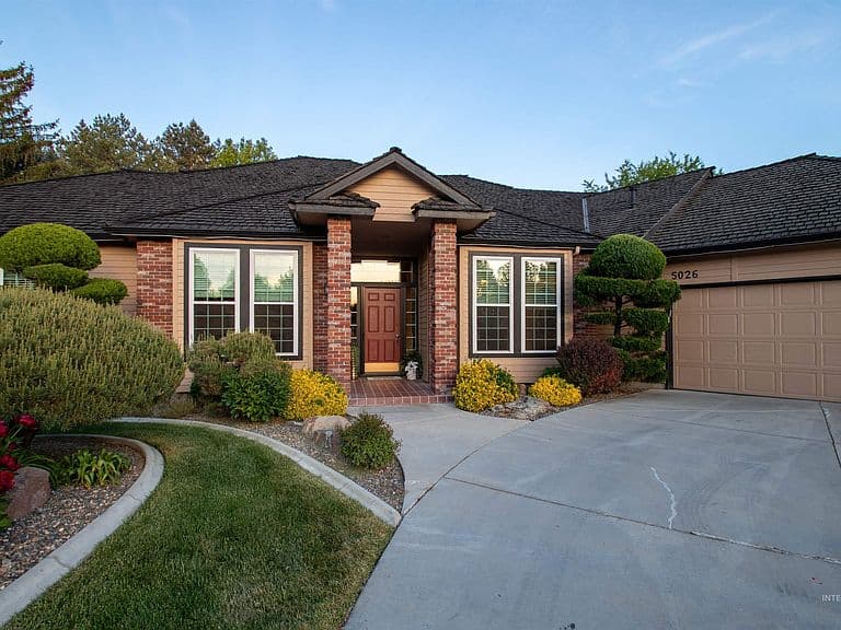 5026 N Greyloch Way photo 2