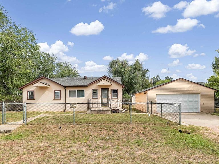 1423 Evans St photo 1