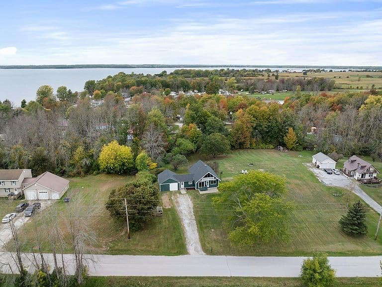 112 Hog Island Road photo 1