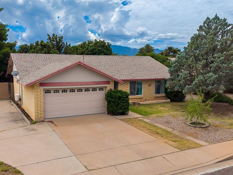3324 VILLAGE Drive photo 1