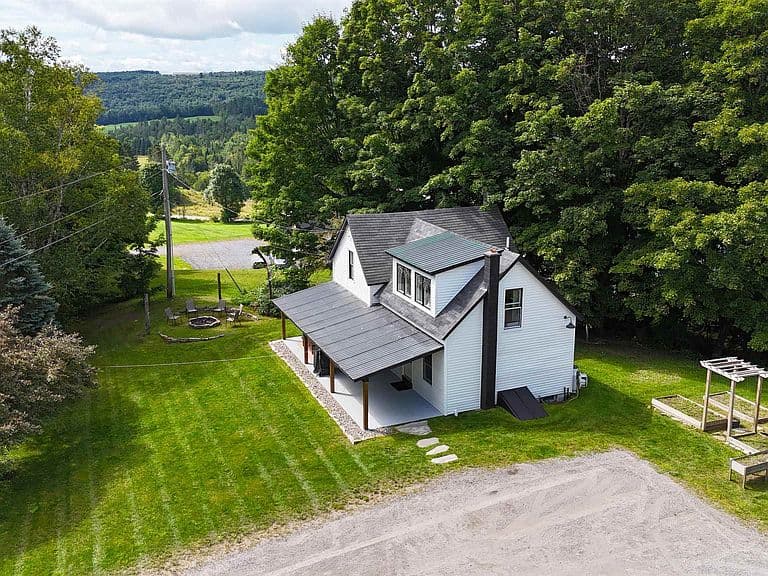 135 East Ridge Road photo 5