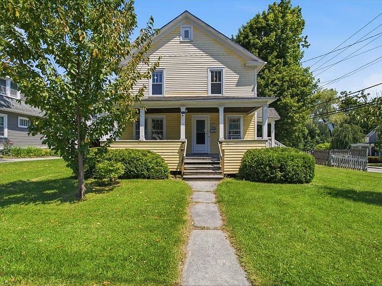 301 Elm Street photo 1
