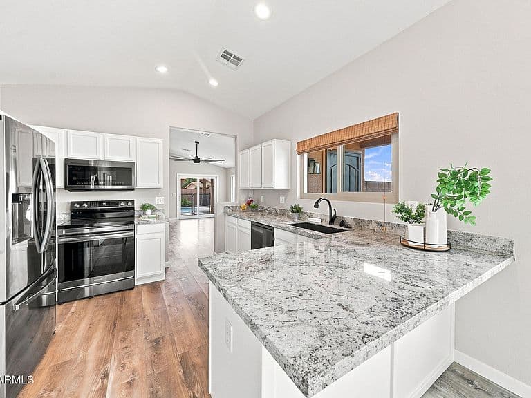 8645 W FARGO Drive photo 3