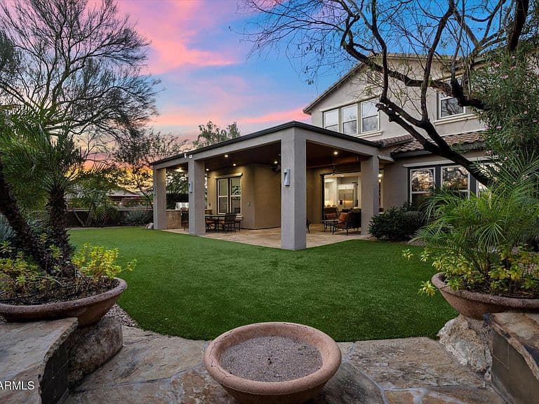 3805 E Zachary Dr photo 2