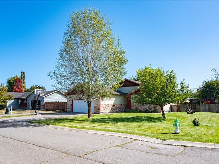 109 Michelle Ln photo 4