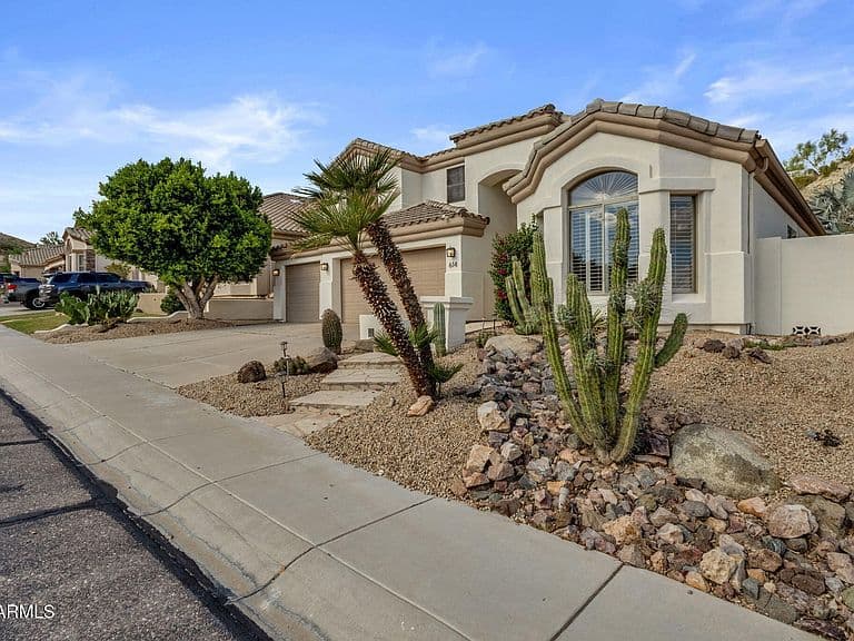 614 E BROOKWOOD Court photo 4
