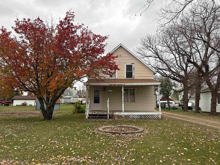 306 Cedar St photo 2