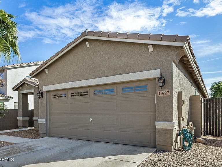 18227 W Hatcher Rd photo 4