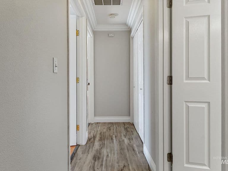 1720 N Aronmink Way photo 5
