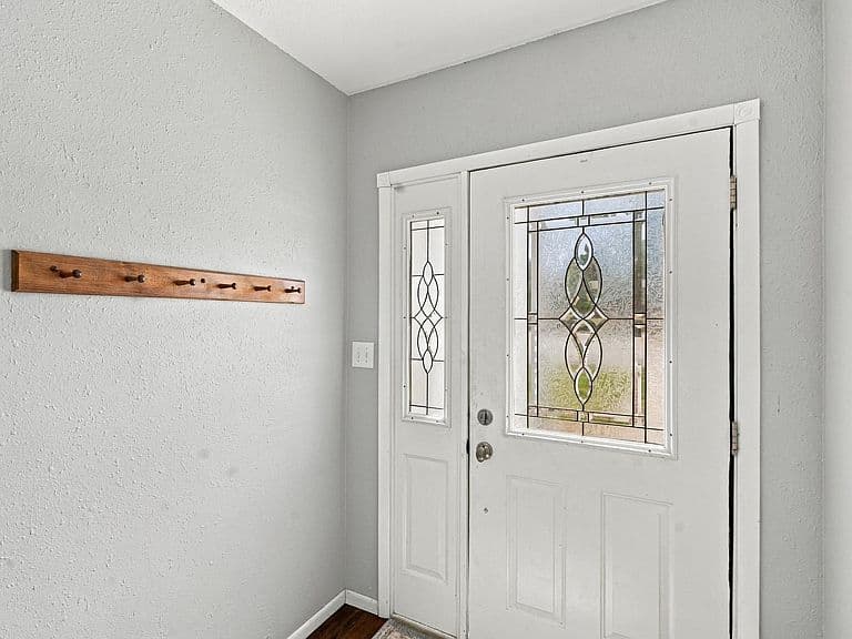 1205 Cedar Dr photo 5