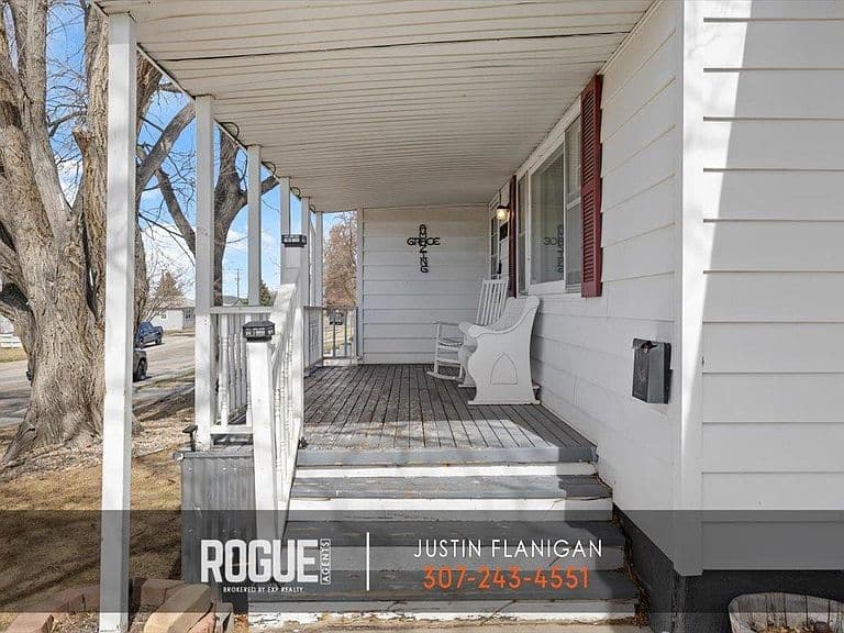 2131 Hyview Dr photo 4