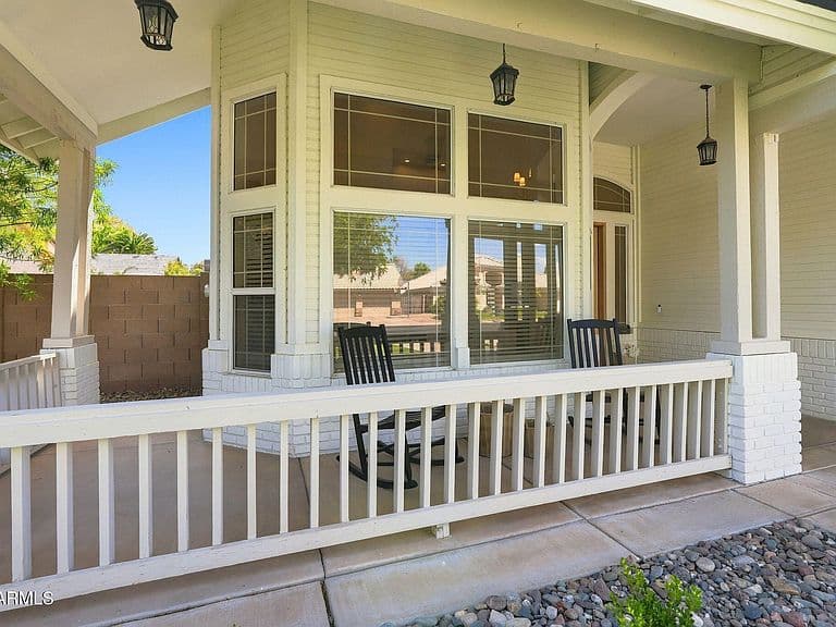 931 E ENCINAS Avenue photo 5