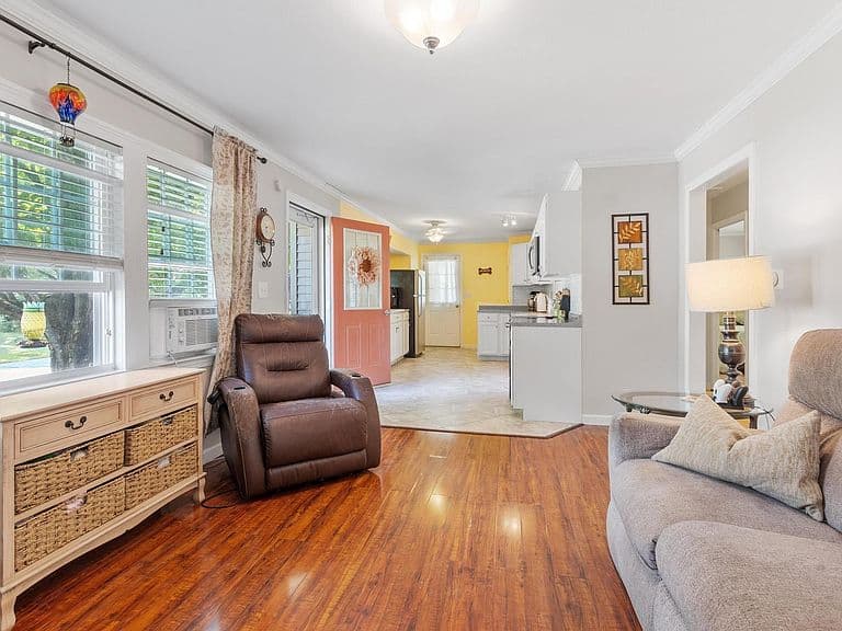 163 Liberty Lane photo 4