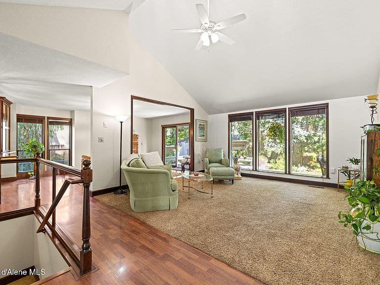 3529 E Mountain View Dr photo 5
