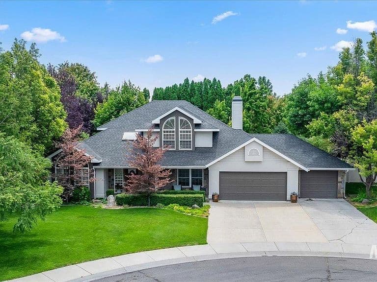 2030 Candlewood Cir photo 1