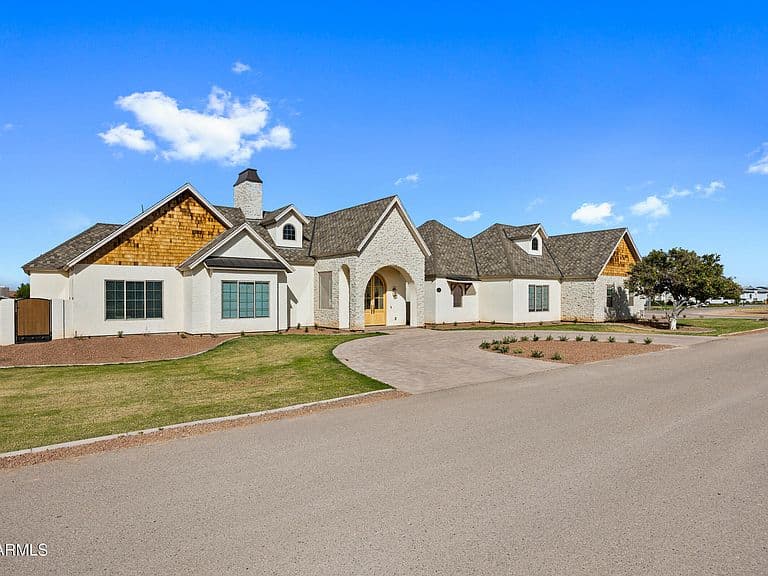 18212 E NAVAJO Drive photo 4