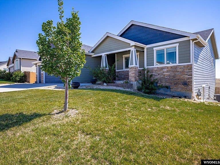 1101 River Heights Dr photo 3