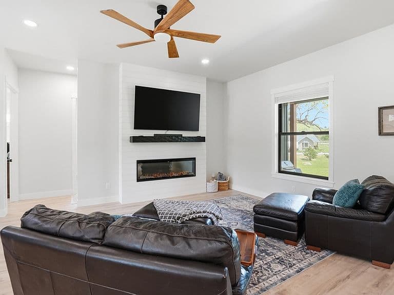 20208 Frog Pond Ct photo 5
