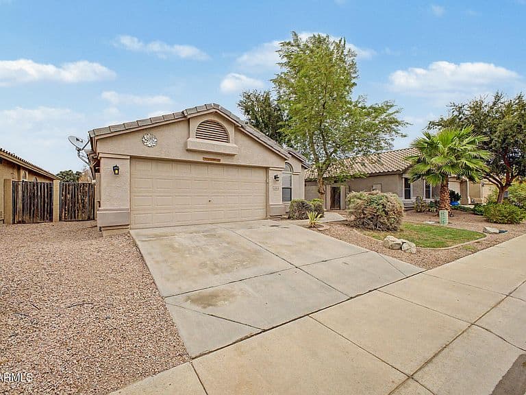 43924 W Cahill Drive photo 4