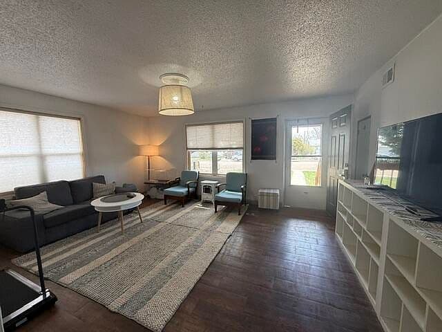 310 Hill St photo 5