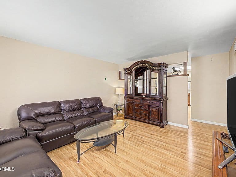 1608 W STRAFORD Drive photo 5