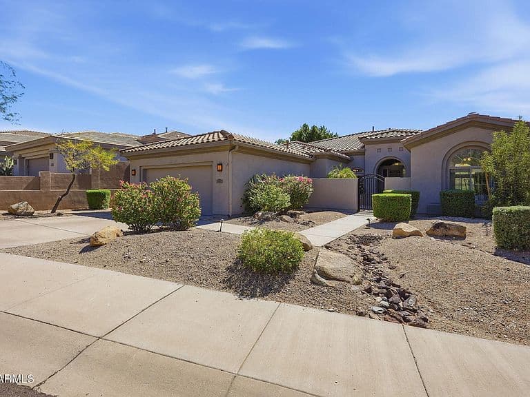 11481 E BLANCHE Drive photo 3