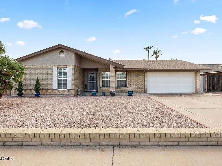 1427 W PLANA Avenue photo 1