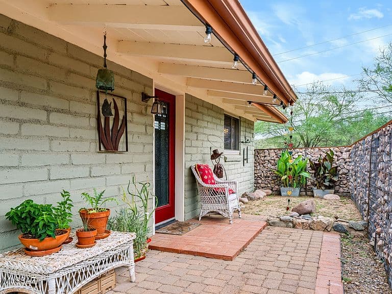 1355 E Placita Rebecca photo 2