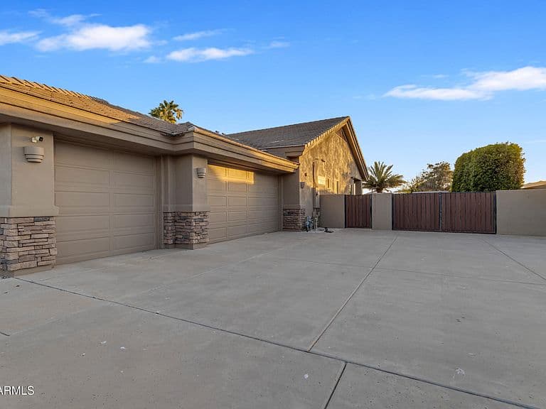 5208 N 180TH Lane photo 5