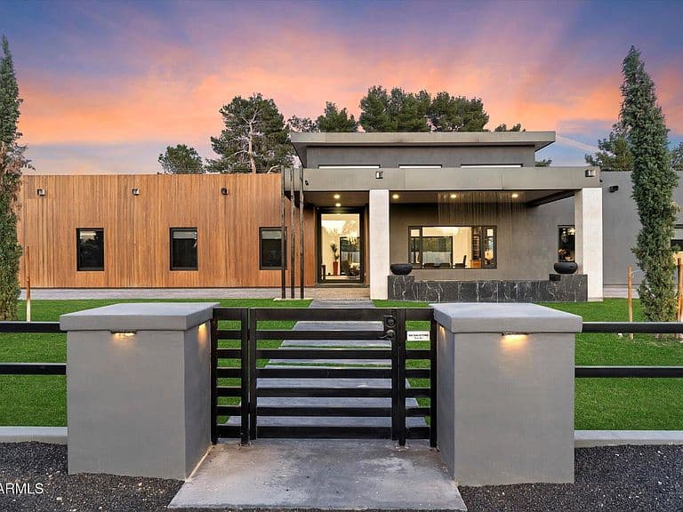 10829 N Miller Rd photo 3