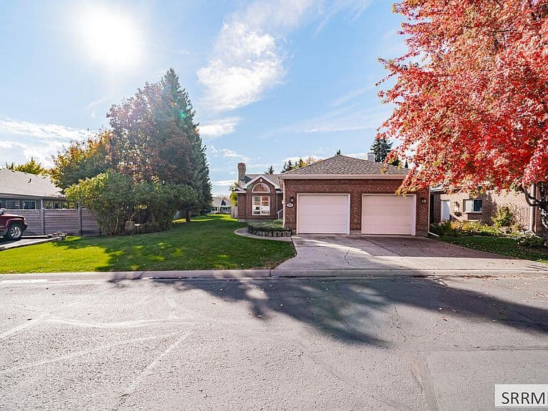 3553 Sun Cir photo 4
