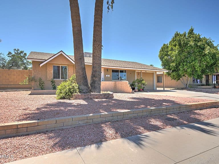 2545 E Vista Drive photo 2