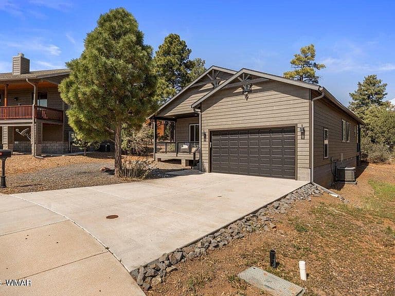 321 W Owens St photo 3