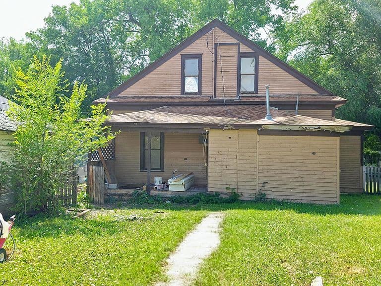 1033 N Gould St photo 3