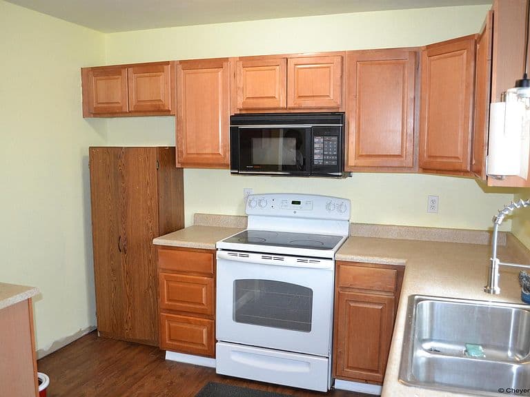 1205 Ashford Dr photo 3